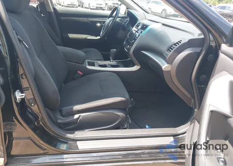 2015 Nissan Altima 2.5 Sv z USA, uszkodzony, nr VIN 1N4AL3AP6FC153567